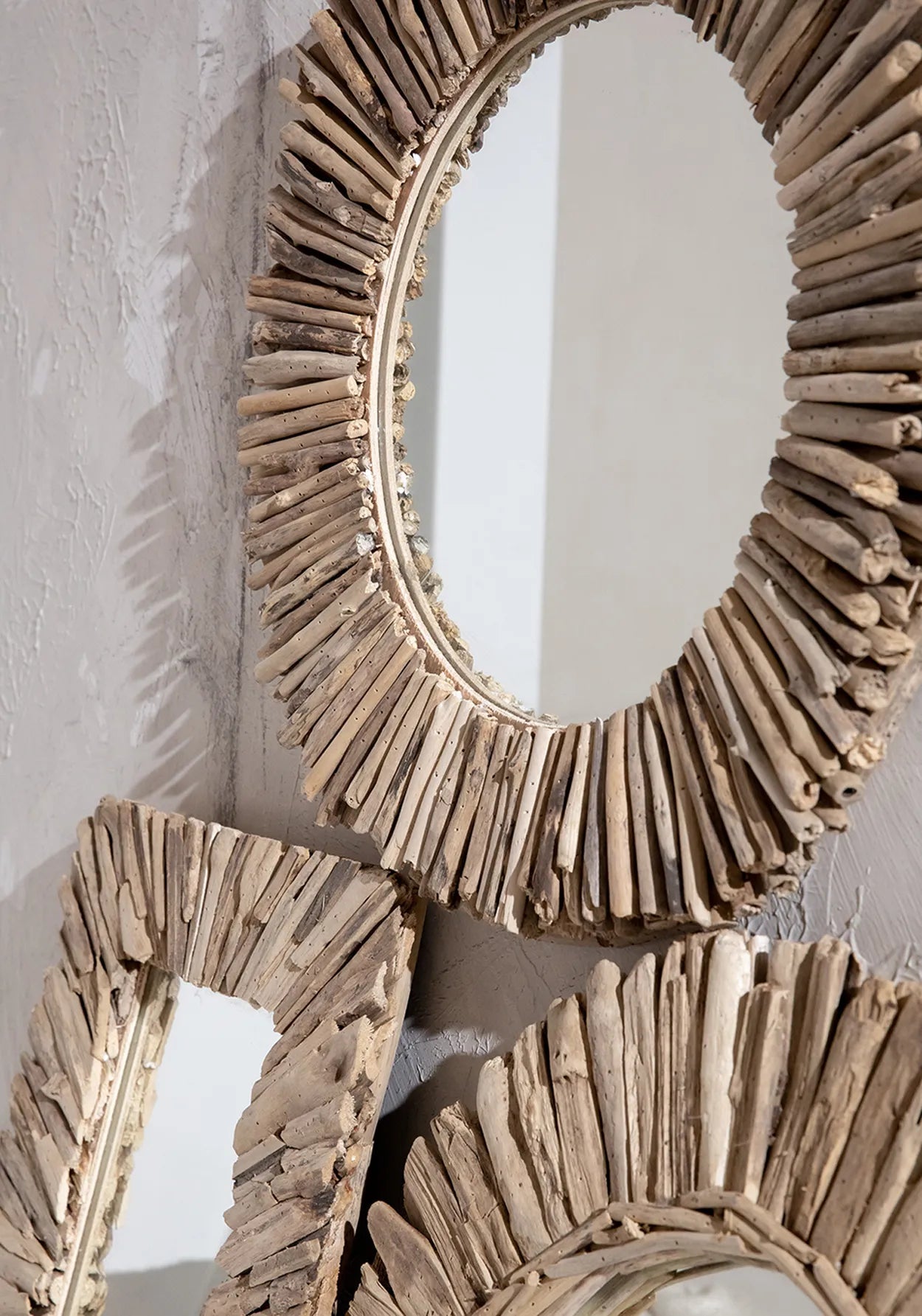 The Driftwood Framed Mirror - Natural - M
