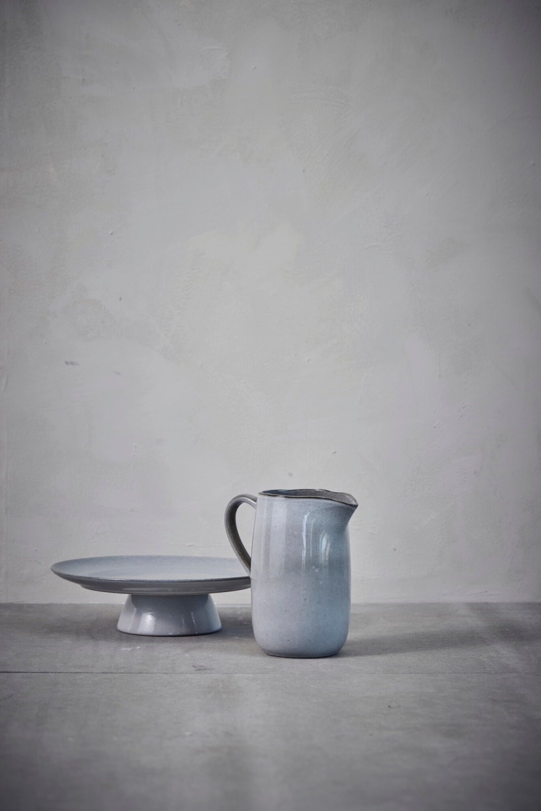 Amera cake stand Ø32,5 cm - grey