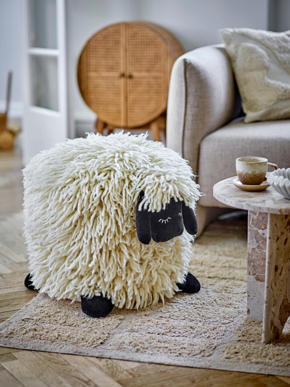 Dolly Pouf