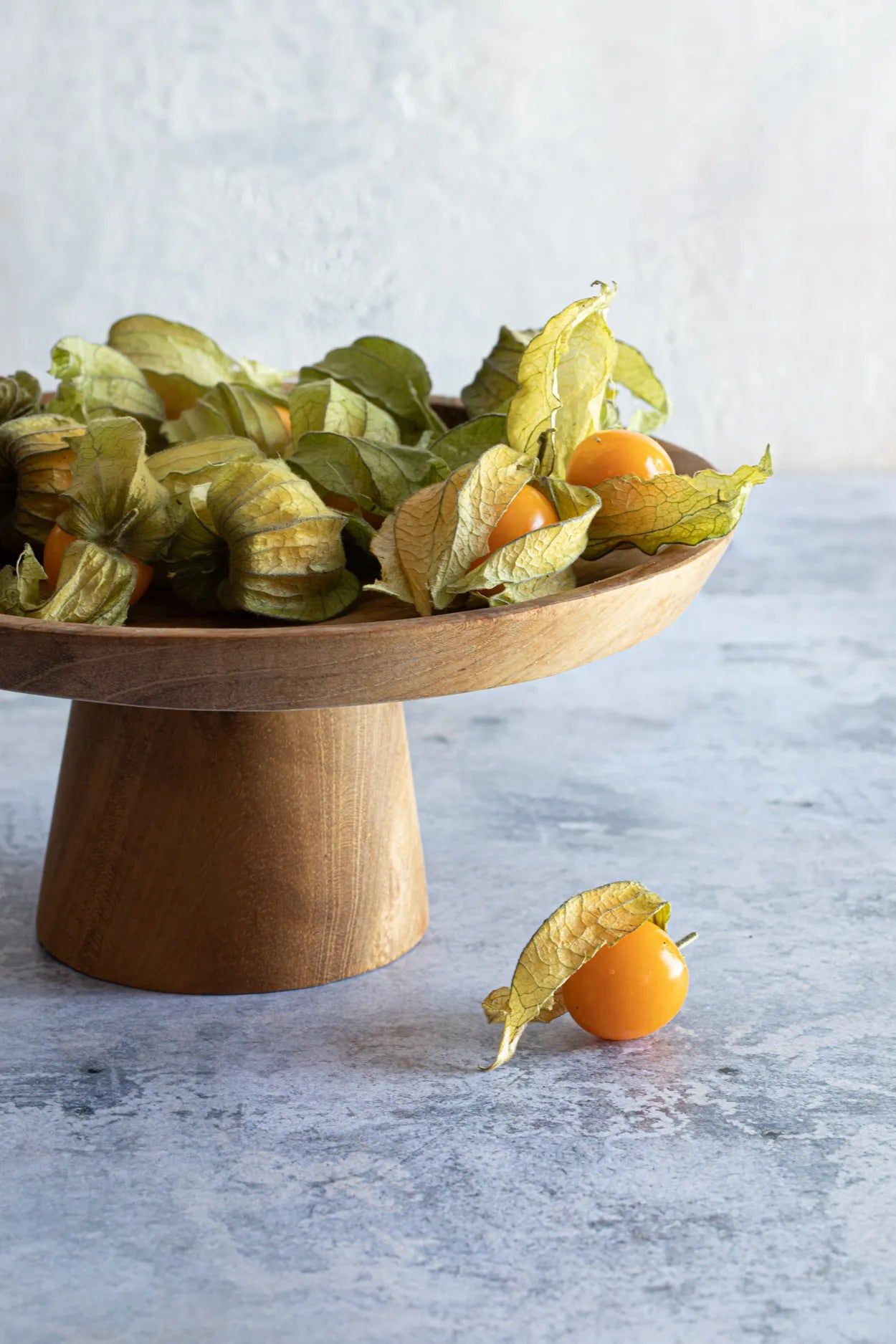 The Teak Root Cake Dish - L