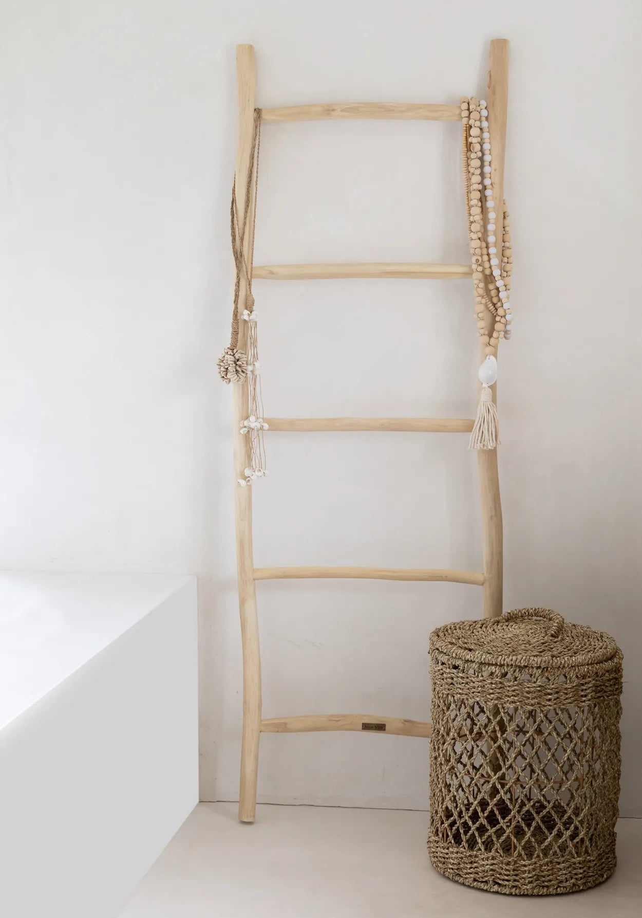 The Door Shell Cowrie Tassel - Natural