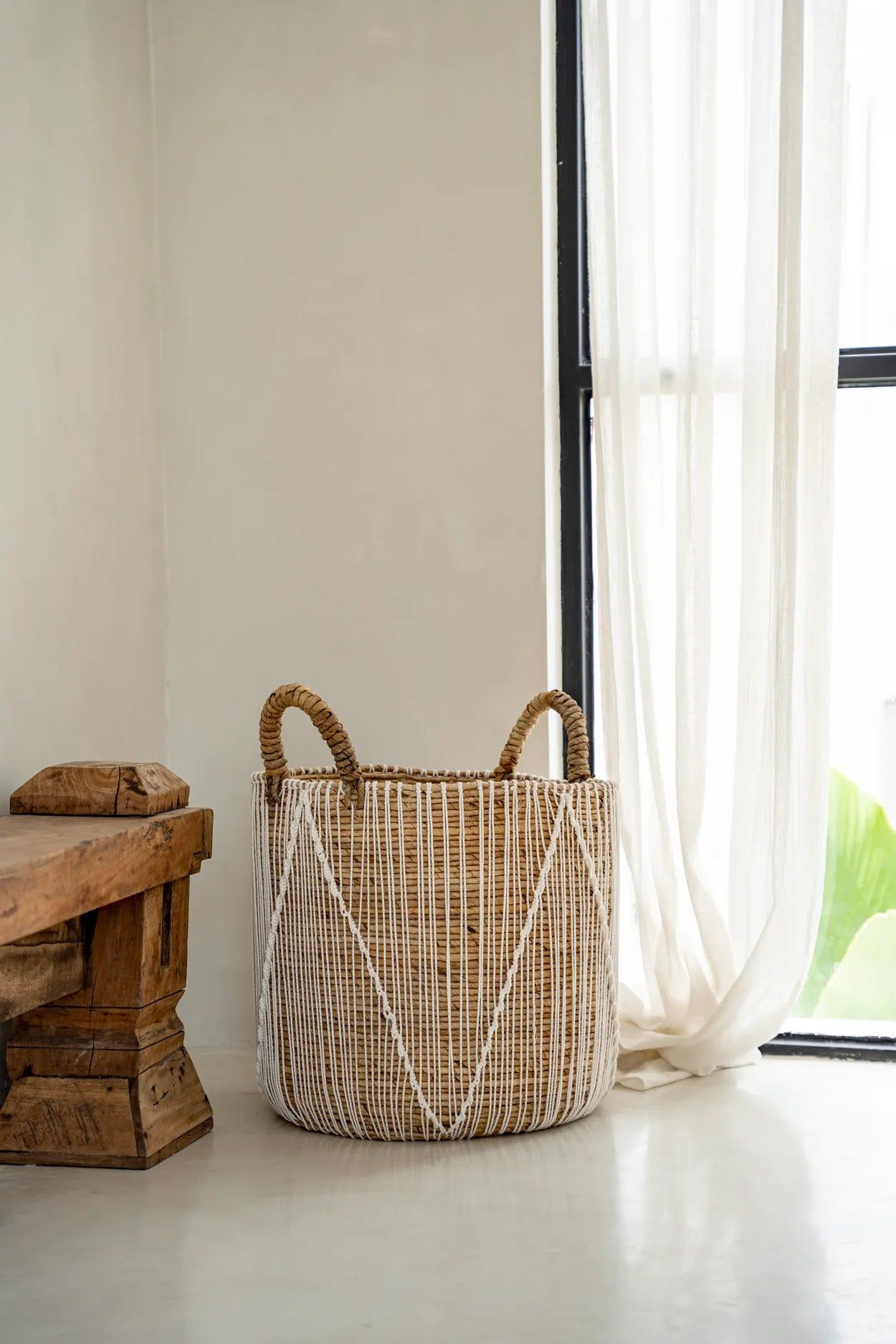 The Straight Stitched Macrame Basket - Natural White - L