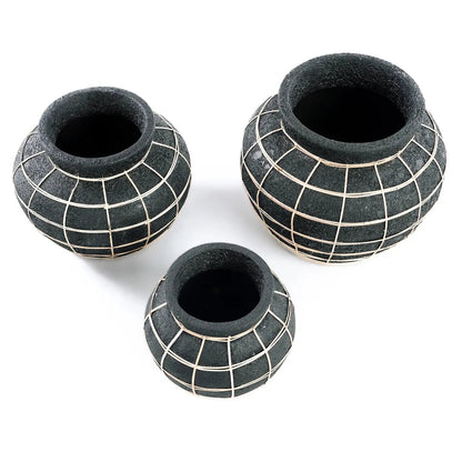 The Belly Vase - Black Natural - M