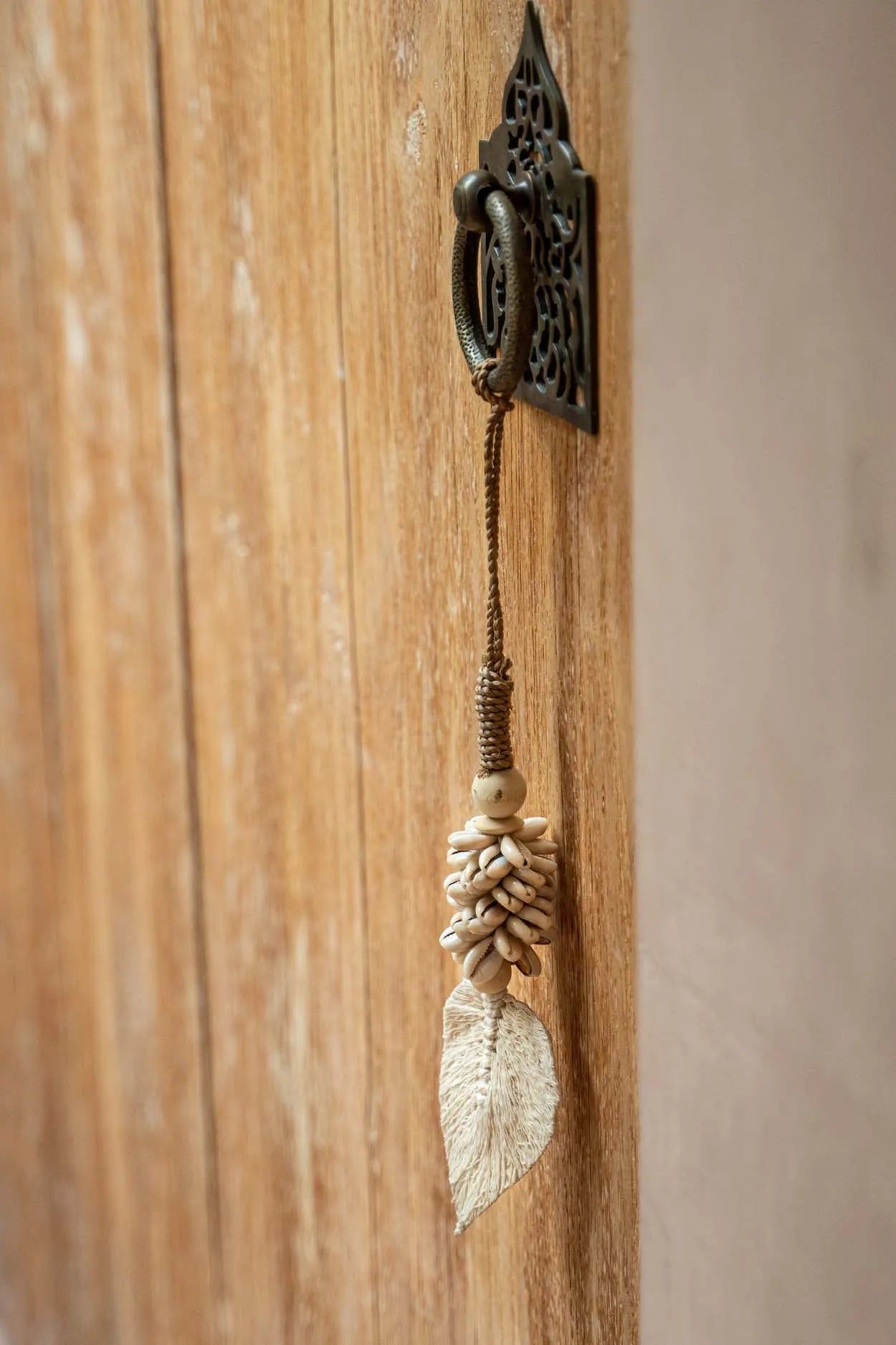 The Leaf & Shell Tassel - Natural