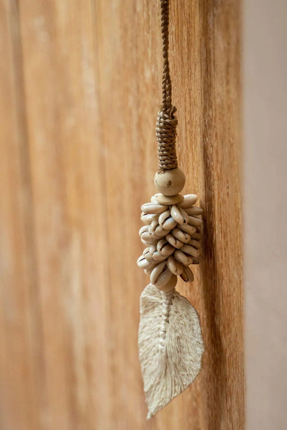 The Leaf & Shell Tassel - Natural