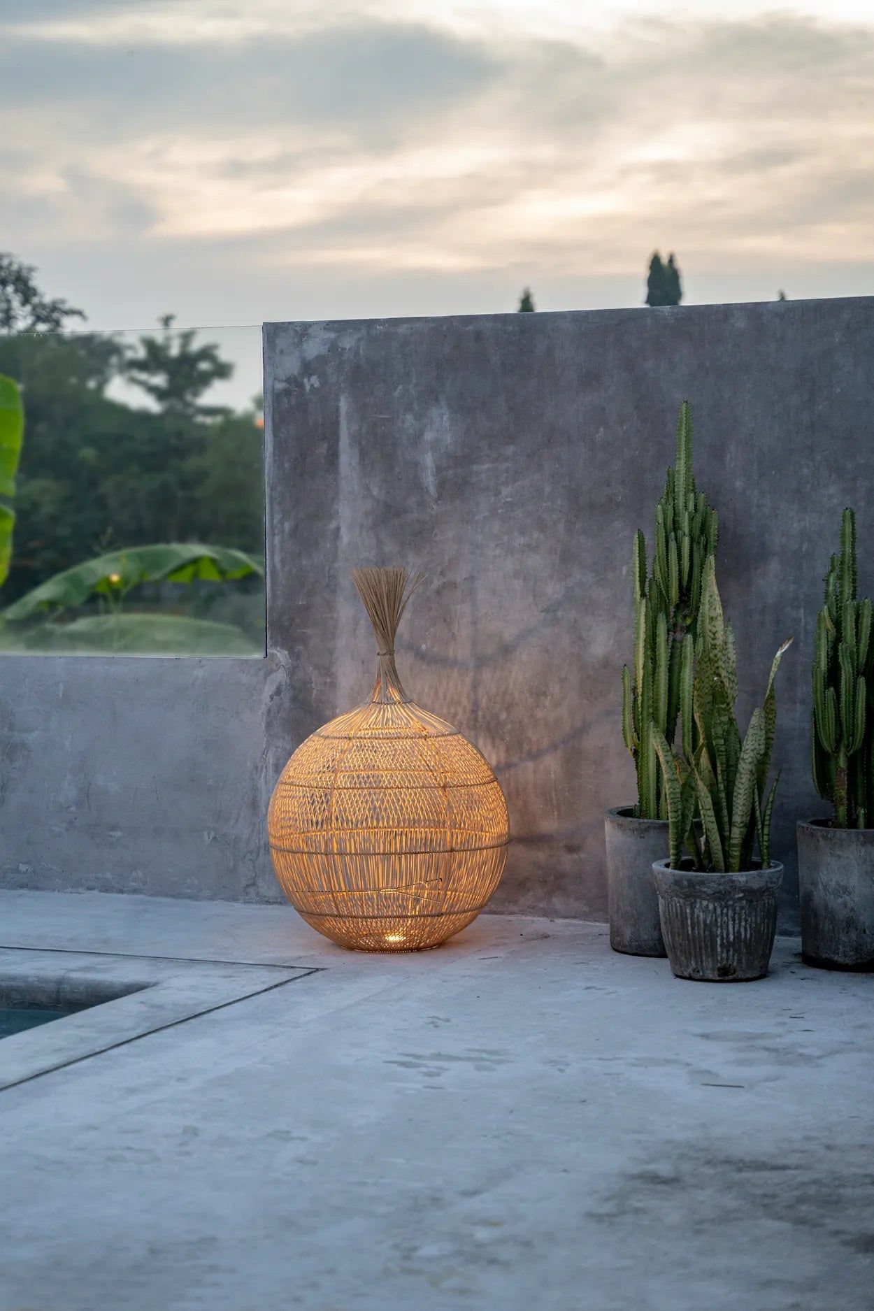 The Wonton Floor Lamp - Pendant - Natural