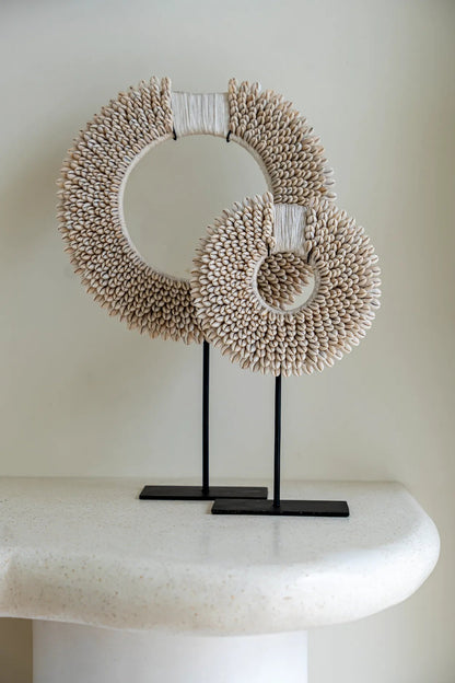 The Papua Shell Disc on Stand - White - M