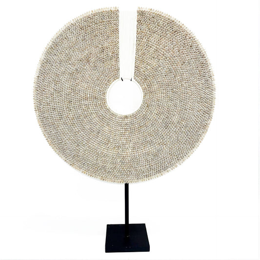 The Papua Shell Disc on Stand - White - XXL